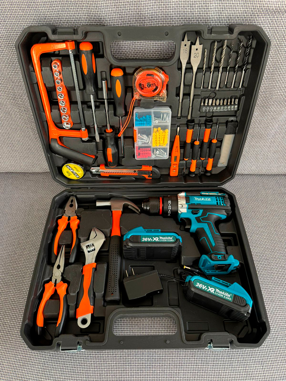 Taladro Makita con Herramienta